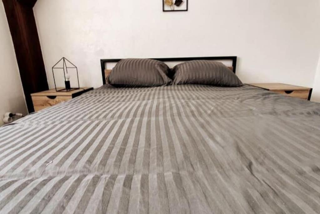 Appartement Style Industriel Au Centre De Дуе Екстериор снимка