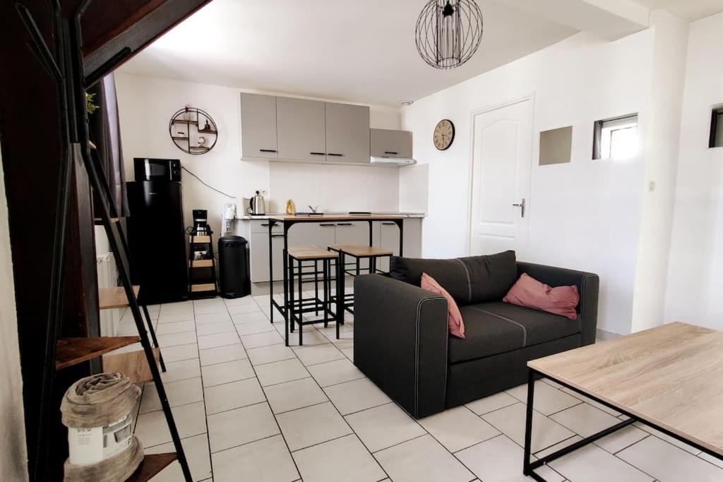 Appartement Style Industriel Au Centre De Дуе Екстериор снимка