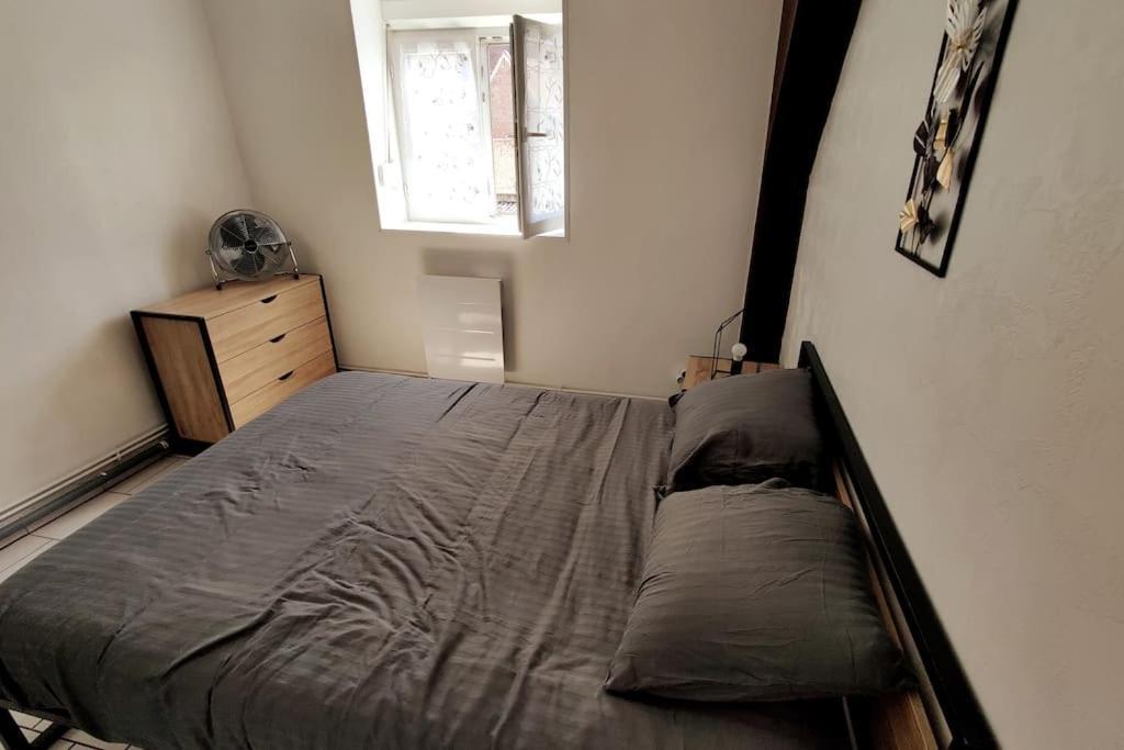 Appartement Style Industriel Au Centre De Дуе Екстериор снимка