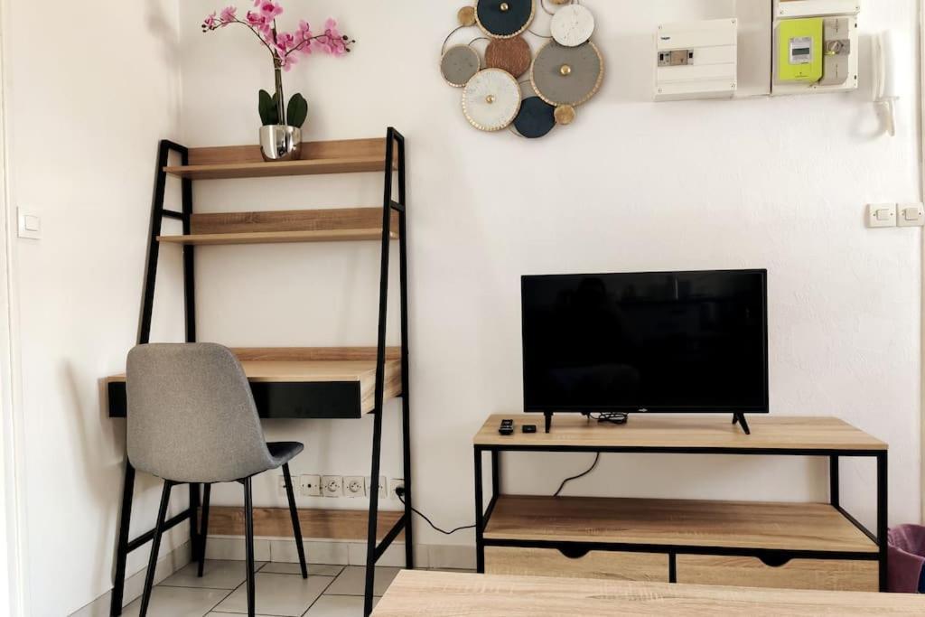 Appartement Style Industriel Au Centre De Дуе Екстериор снимка